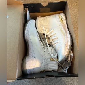 UA GS Curry 4 Mid
